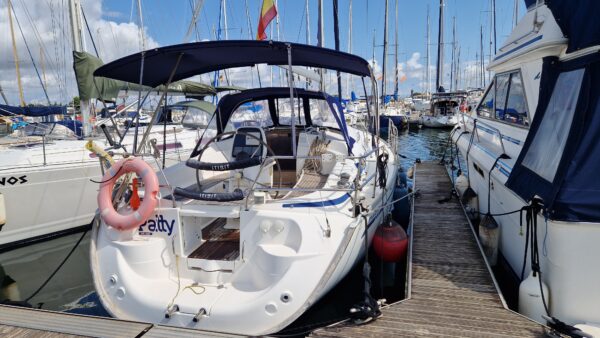 BAVARIA 33 CRUISER